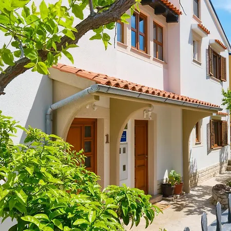 Apartament Anci *