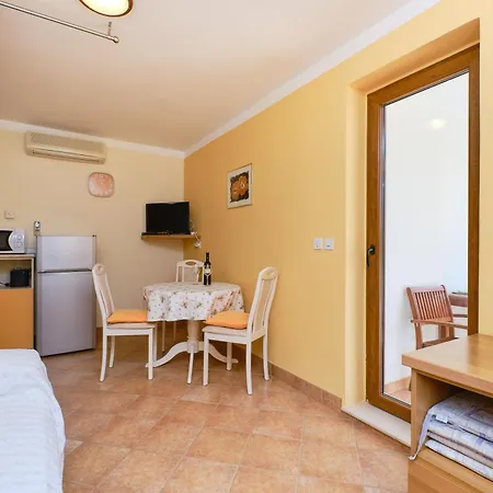 Anci Apartment *