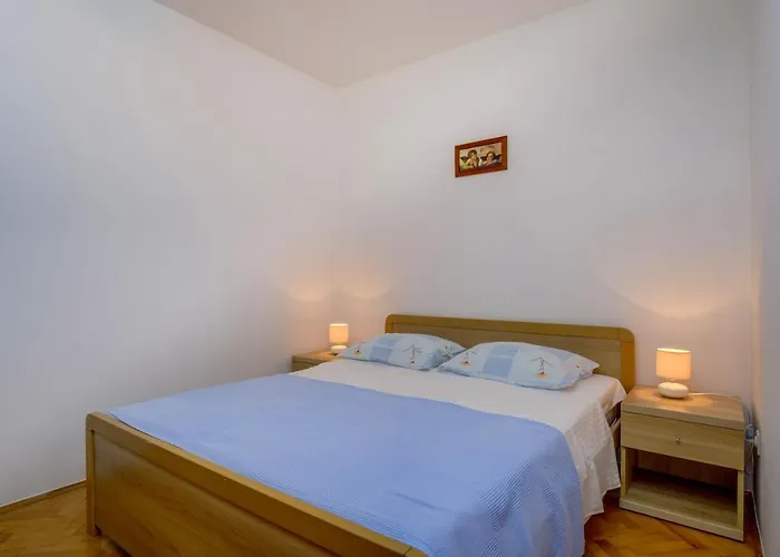 Anci * Мали-Лошинь